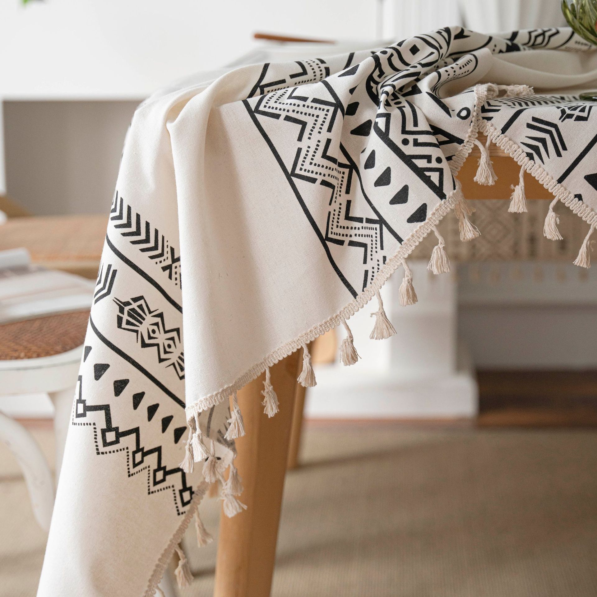 Geometric Tassel Tablecloth